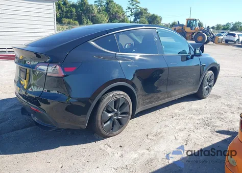 2024 Tesla Model Y Long Range Dual Motor All-Wheel Drive/Rwd из США, поврежденный, VIN 7SAYGDED8RF205908